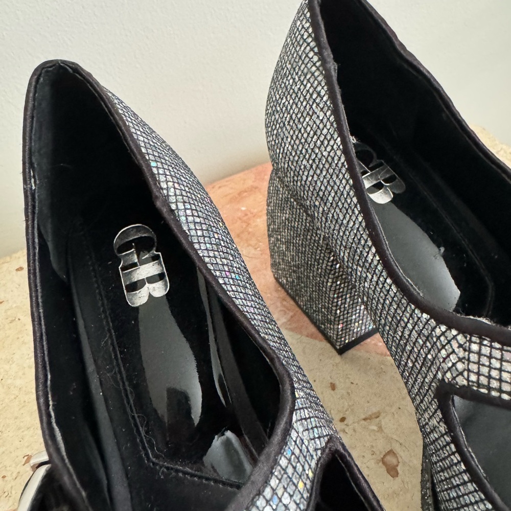 GB Gianni Bini 2-Night shiny Mary Jane platform pump Size 6.5 - Picture 4 of 7